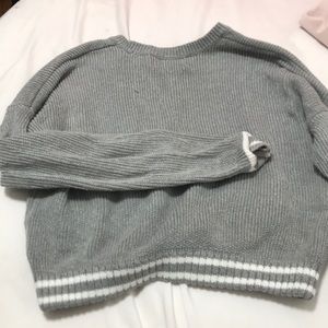 Gray sweater hollister cropped